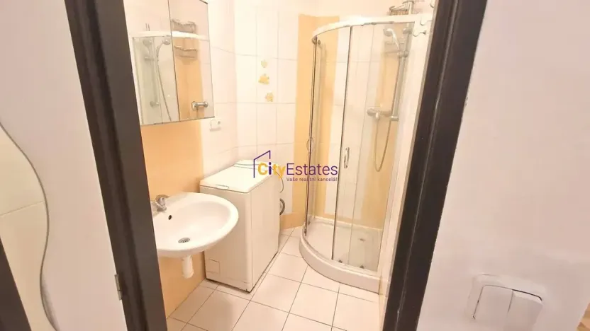 Pronájem bytu 1+kk, Praha - Smíchov, Ke Klimentce, 27 m2