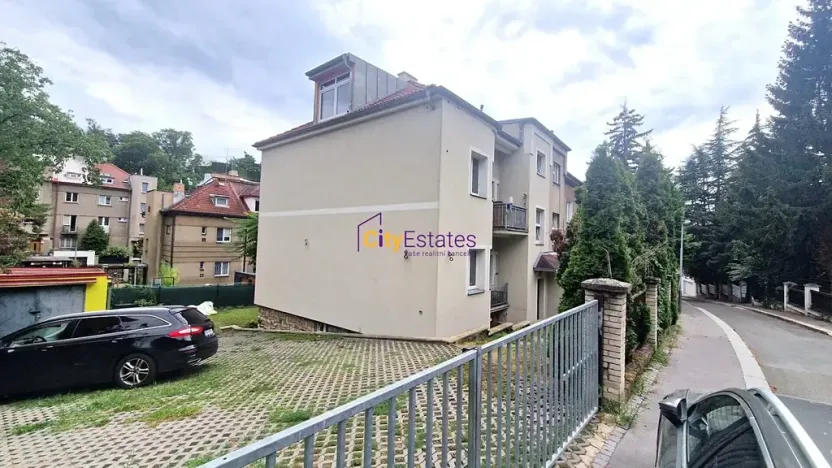 Pronájem bytu 1+kk, Praha - Smíchov, Ke Klimentce, 27 m2