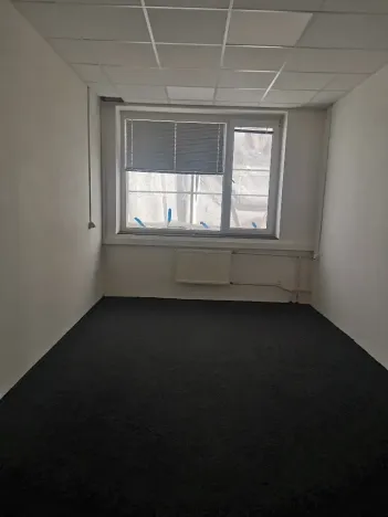 Pronájem kanceláře, Hradec Králové, Vážní, 99 m2