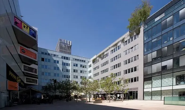Pronájem kanceláře, Praha - Smíchov, Plzeňská, 1180 m2
