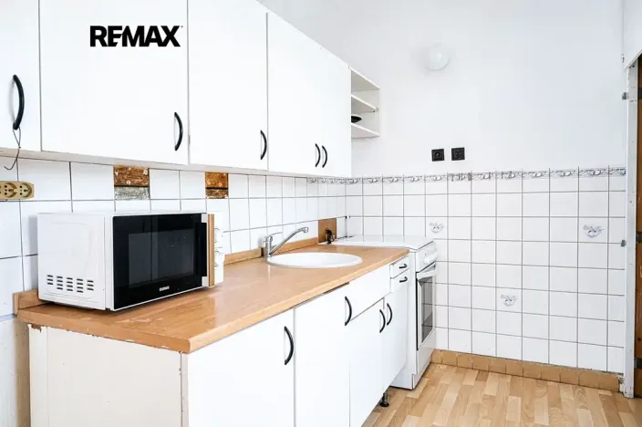 Prodej bytu 1+1, Hradec Králové, třída SNP, 40 m2