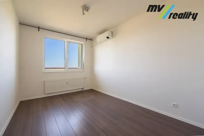 Prodej bytu 3+1, Milovice, Topolová, 77 m2