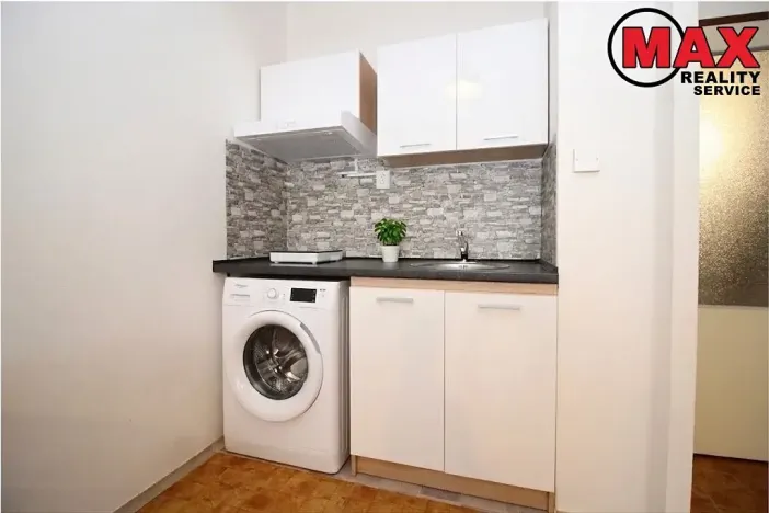 Pronájem bytu 1+kk, Praha - Háje, Schulhoffova, 29 m2