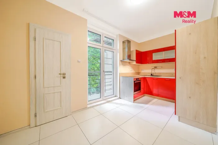 Prodej bytu 4+1, Karlovy Vary - Stará Role, Závodu míru, 99 m2