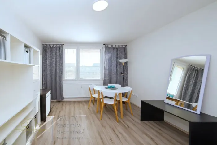 Pronájem bytu 1+1, Praha - Střížkov, Rumburská, 27 m2