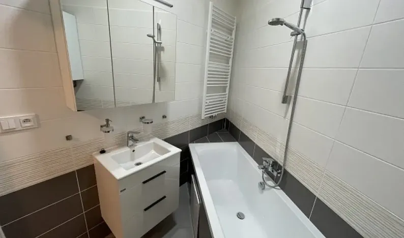 Pronájem bytu 3+kk, Praha, Bubenečská, 80 m2