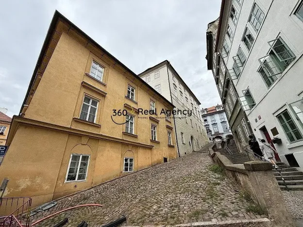 Pronájem bytu 1+1, Praha - Malá Strana, Šporkova, 44 m2