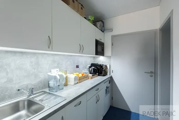 Prodej kanceláře, Brno, Pražákova, 320 m2