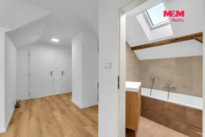 Prodej rodinného domu, Radim - Lháň, 180 m2