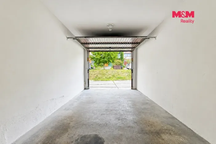 Pronájem garáže, Zlín, Nad Vývozem, 16 m2