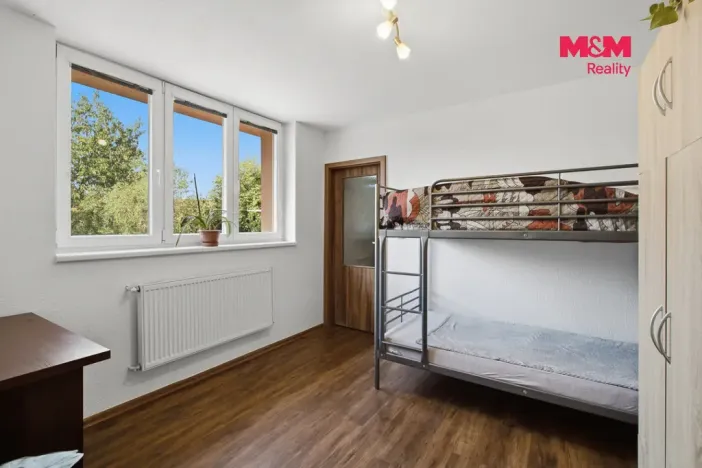 Prodej bytu 3+1, Kněževes, Štrosova, 55 m2
