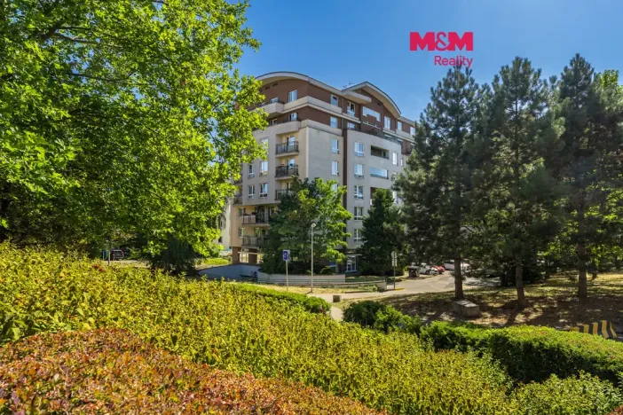 Prodej bytu 2+kk, Praha, Na břehu, 56 m2