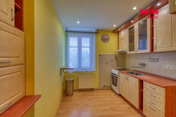 Pronájem bytu 2+1, Karlovy Vary - Bohatice, Na Výšině, 45 m2