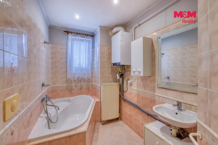 Pronájem bytu 2+1, Karlovy Vary - Bohatice, Na Výšině, 45 m2