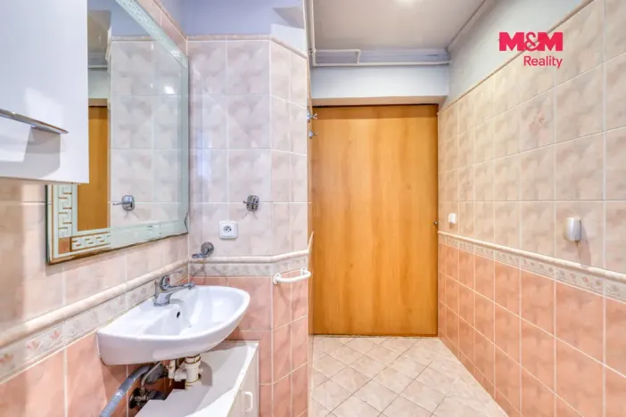 Pronájem bytu 2+1, Karlovy Vary - Bohatice, Na Výšině, 45 m2