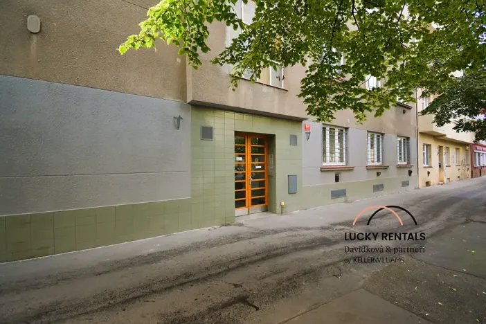 Pronájem bytu 1+kk, Praha - Strašnice, Na hroudě, 27 m2