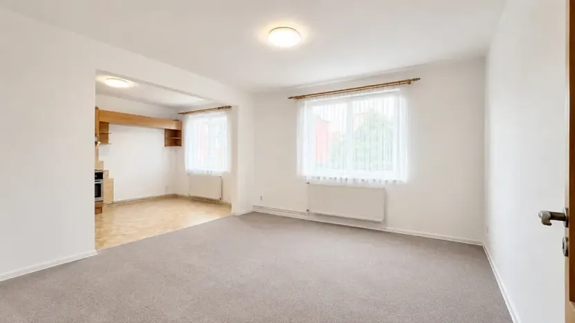 Pronájem bytu 1+kk, Praha - Horní Počernice, Dandova, 37 m2