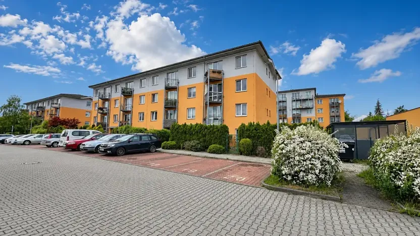 Pronájem bytu 1+kk, Praha - Horní Počernice, Dandova, 37 m2
