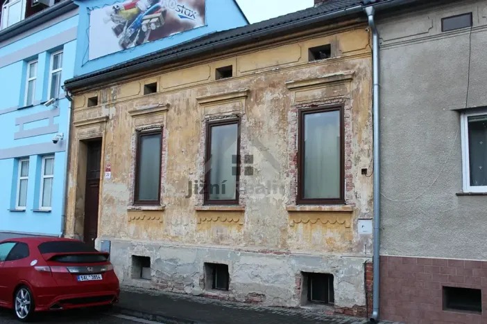 Prodej rodinného domu, České Budějovice, V. Nezvala, 200 m2