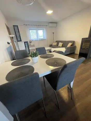 Pronájem rodinného domu, Střelské Hoštice, 90 m2