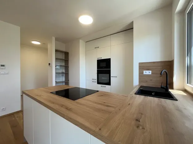 Prodej bytu 2+kk, Bystřice nad Pernštejnem, Masarykovo náměstí, 64 m2