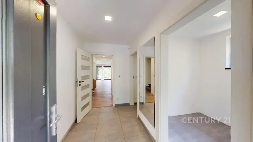 Prodej rodinného domu, Ivaň, 319 m2