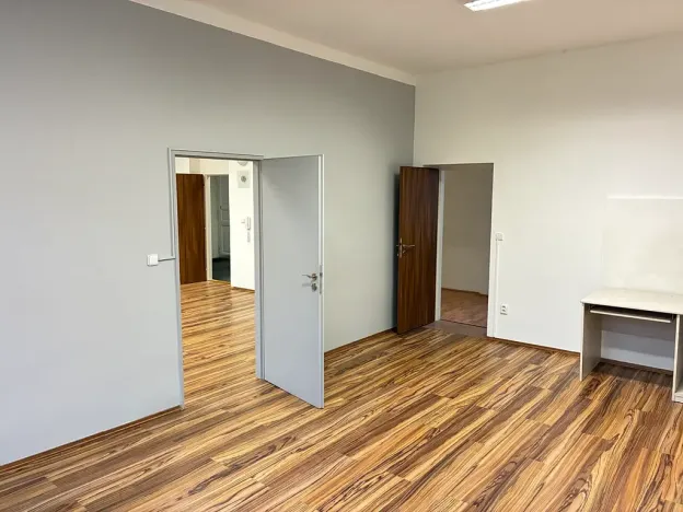 Pronájem kanceláře, Karlovy Vary, T. G. Masaryka, 72 m2