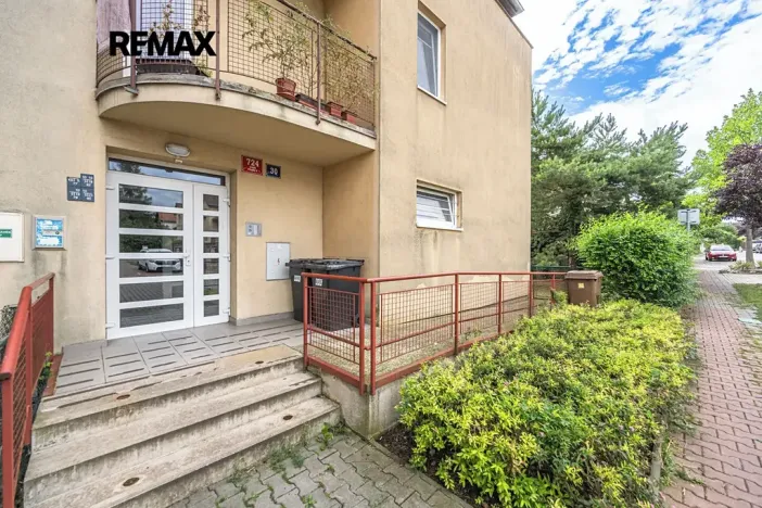 Pronájem bytu 2+kk, Praha - Vinoř, U cukrovaru, 45 m2