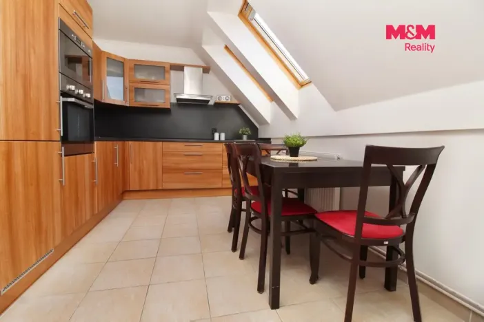 Pronájem bytu 2+kk, Nupaky, U Školky, 50 m2
