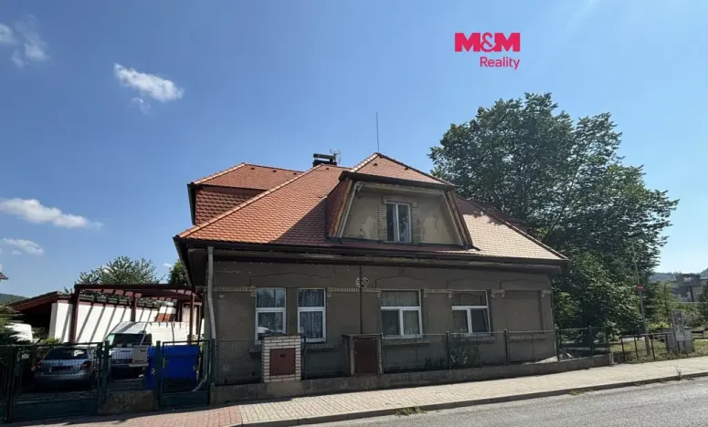 Prodej rodinného domu, Králův Dvůr, Fučíkova, 300 m2