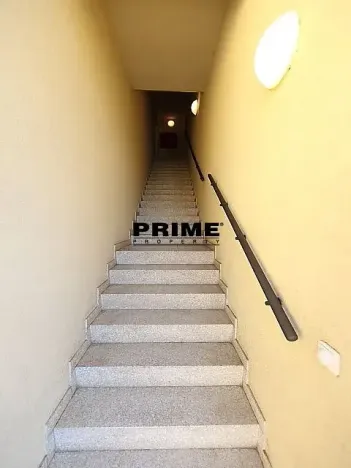 Pronájem kanceláře, Praha - Smíchov, Štefánikova, 147 m2