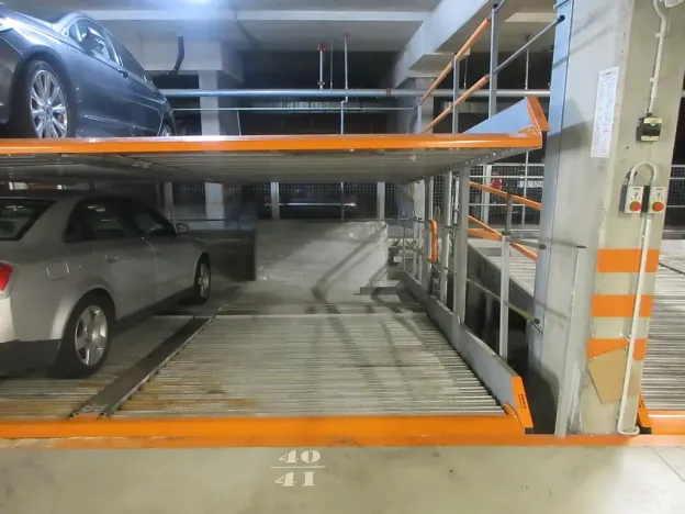 Pronájem garážového stání, Brno, Preslova, 12 m2