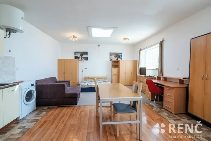 Pronájem bytu 1+kk, Moravany, Vnitřní, 42 m2