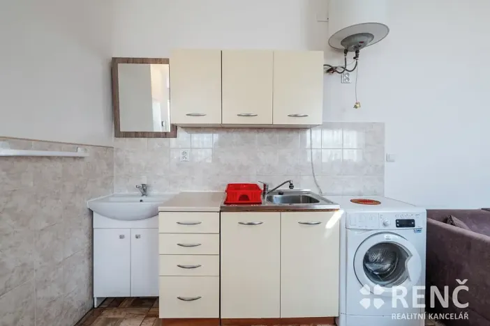 Pronájem bytu 1+kk, Moravany, Vnitřní, 42 m2