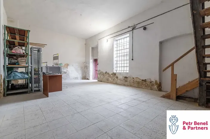 Prodej obchodního prostoru, Rakovník, Husovo náměstí, 622 m2