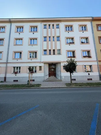 Pronájem bytu 2+kk, Hradec Králové, Bidlova, 59 m2