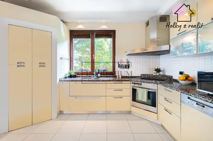 Prodej rodinného domu, Praha - Šeberov, Karfíkova, 354 m2