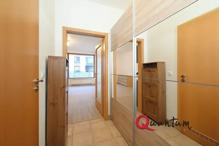 Pronájem bytu 1+kk, Praha - Košíře, Pod Kavalírkou, 30 m2