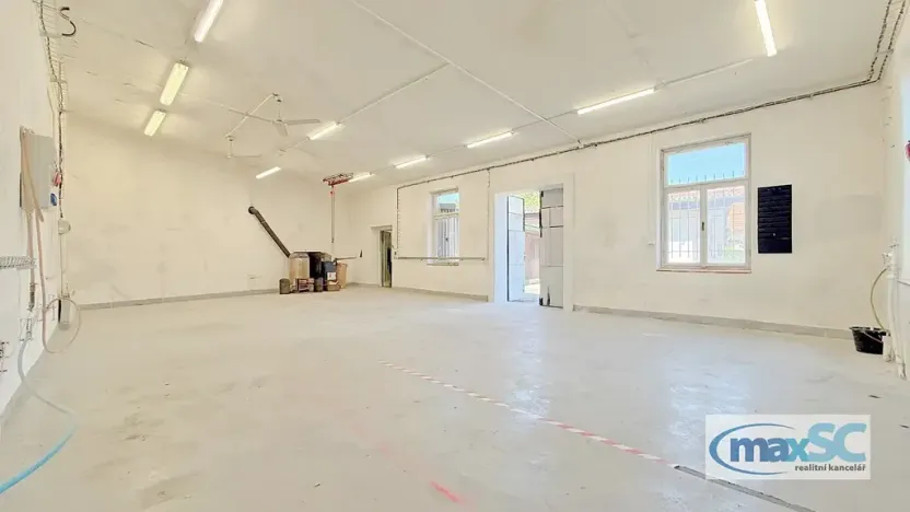 Pronájem skladu, Holice, Hradecká, 317 m2