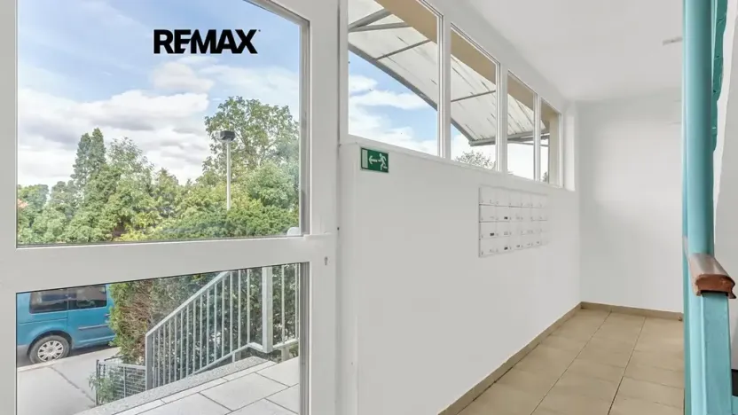 Prodej bytu 2+kk, Praha - Horní Měcholupy, Neapolská, 43 m2
