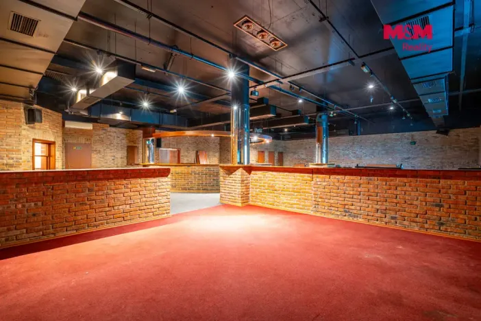 Pronájem obchodního prostoru, Praha, Trnkovo náměstí, 324 m2