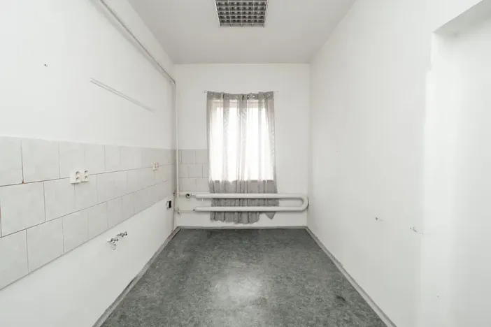 Pronájem skladu, Kladno, Na Vysokém, 367 m2