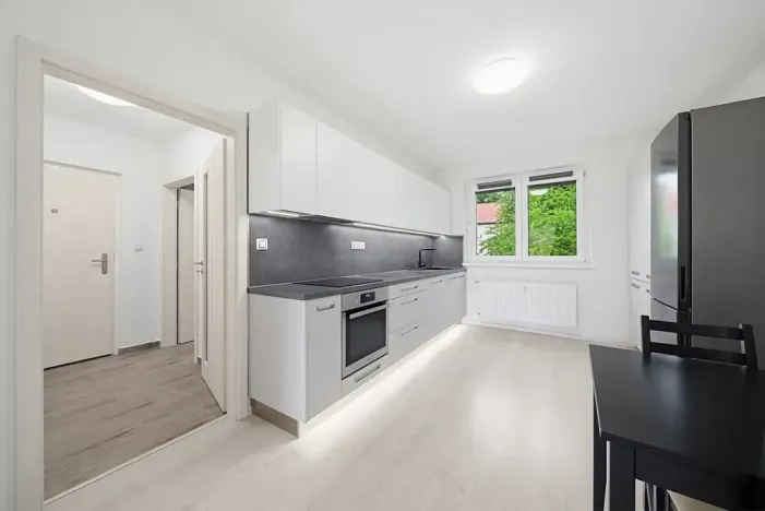 Pronájem bytu 2+kk, Ostrov, Halasova, 55 m2