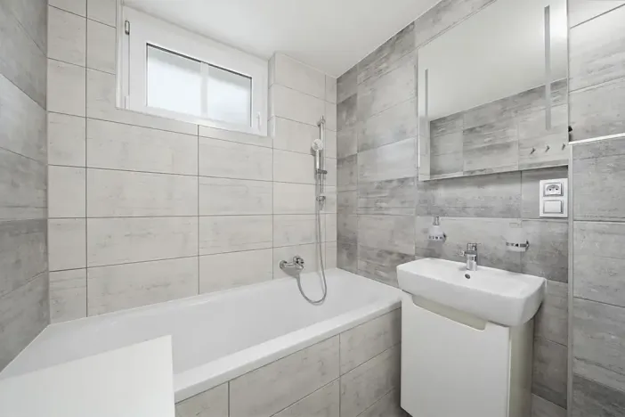 Pronájem bytu 2+kk, Ostrov, Halasova, 55 m2