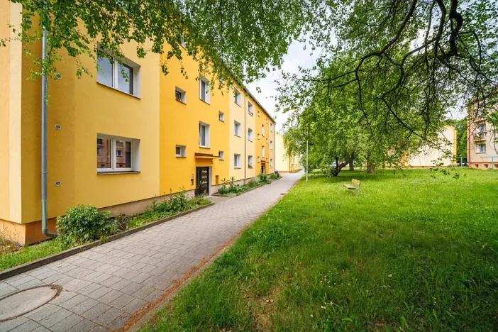 Pronájem bytu 2+kk, Ostrov, Halasova, 55 m2