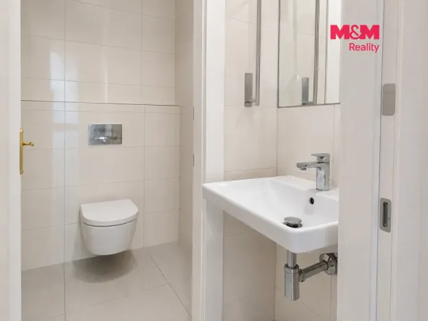 Pronájem obchodního prostoru, Praha - Vinohrady, Záhřebská, 32 m2