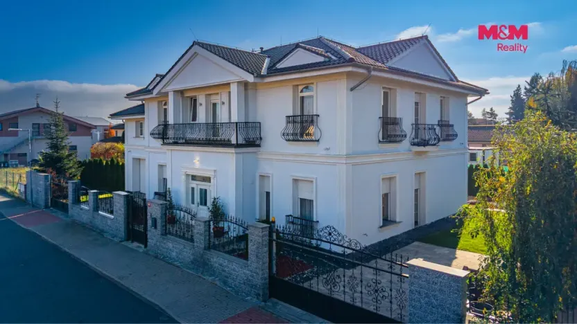 Prodej rodinného domu, Šestajovice, U Váhy, 356 m2