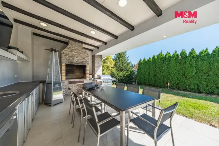 Prodej rodinného domu, Šestajovice, U Váhy, 356 m2