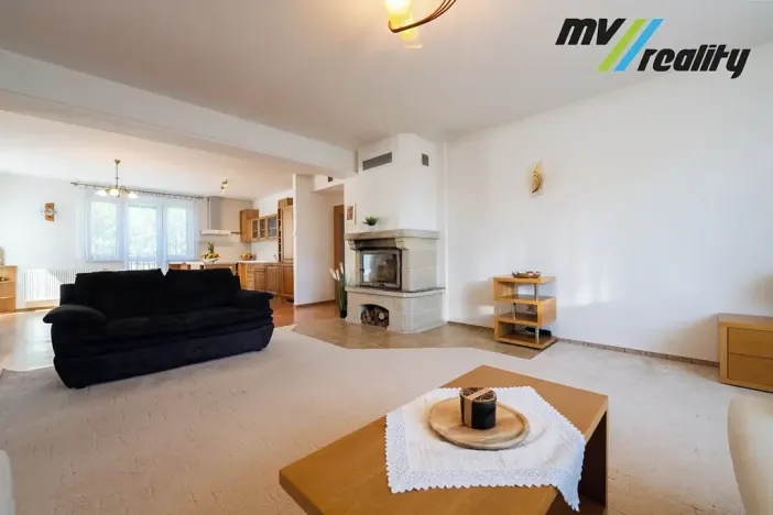 Prodej rodinného domu, Městec Králové, Třešňová, 300 m2