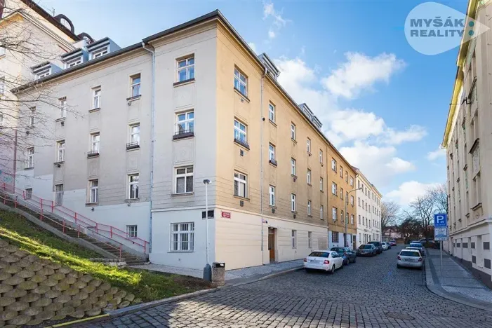 Pronájem bytu 2+kk, Praha - Břevnov, Zúžená, 30 m2